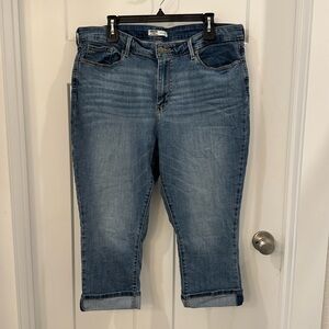Signature Levi Strauss mid rise capri pants, denim, women’s size 18